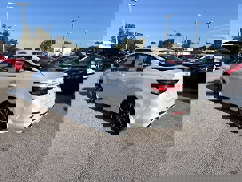 New 2025 Nissan Sentra SV image 4