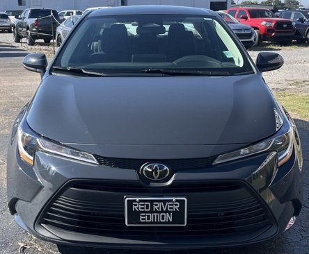 Used 2024 Toyota Corolla LE image 3