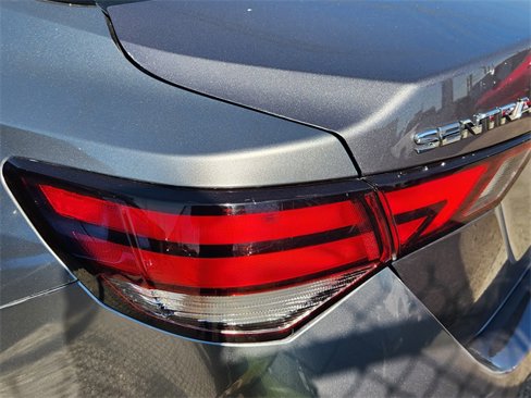 Used 2025 Nissan Sentra SV image 7