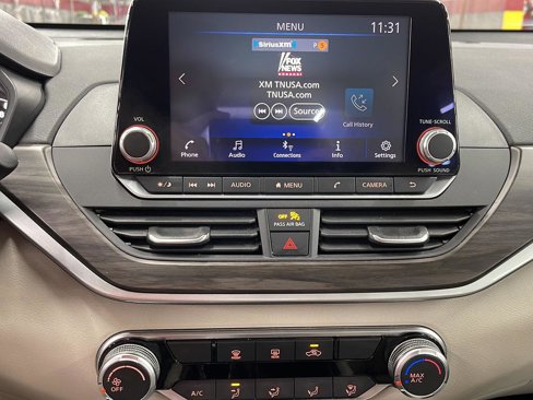 Used 2023 Nissan Altima 2.5 SV image 17