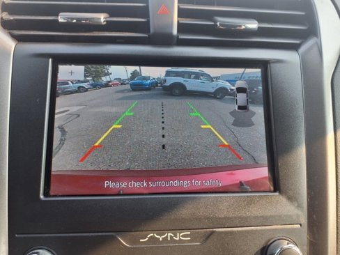Used 2020 Ford Fusion SE image 19
