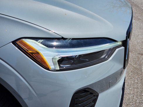 New 2025 Volvo XC60 B5 Core image 9