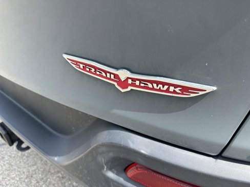 Used 2015 Jeep Cherokee Trailhawk w/ Comfort/Convenience Group image 6