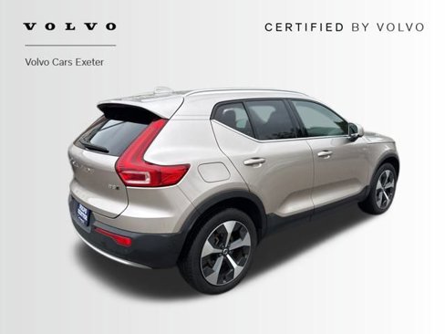 Certified 2024 Volvo XC40 B5 Plus w/ Climate Package image 8