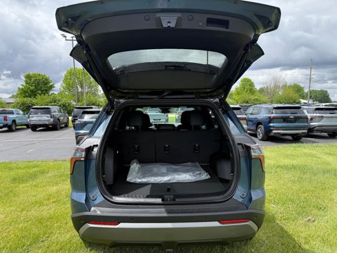 New 2026 Chevrolet Equinox LT w/ Convenience Package II image 11