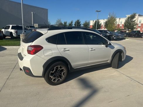 Used 2017 Subaru Crosstrek 2.0i Premium image 3