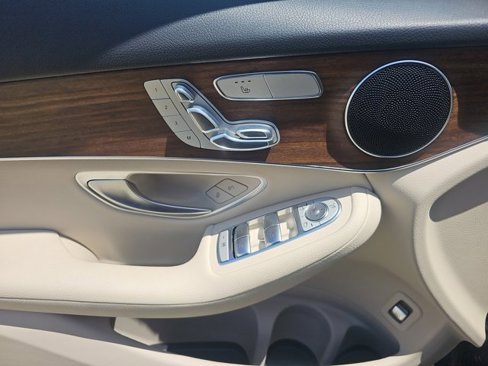 Certified 2022 Mercedes-Benz GLC 300 4MATIC image 11