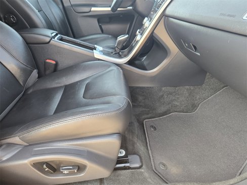 Used 2015 Volvo XC60 T6 image 16