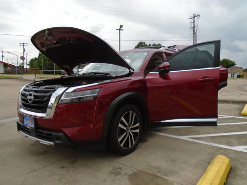 Used 2023 Nissan Pathfinder Platinum image 31
