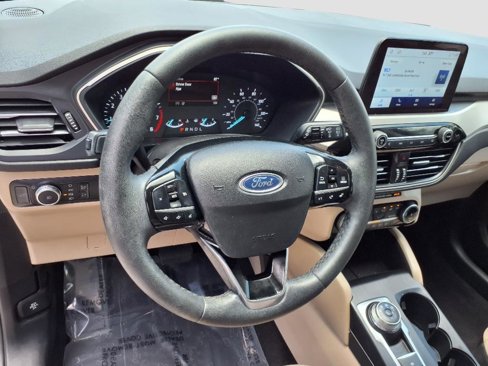 Used 2022 Ford Escape SEL image 16