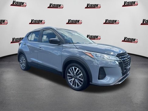 Used 2023 Nissan Kicks SV image 3