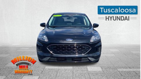 Used 2021 Ford Escape SE w/ SE Sport Appearance Package image 2
