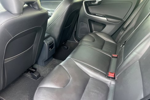 Used 2015 Volvo XC60 T5 Premier w/ Proximity Package image 9
