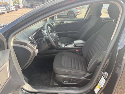 Certified 2018 Ford Fusion SE image 11