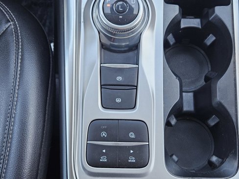 Used 2021 Ford Explorer XLT w/ Equipment Group 202A image 18