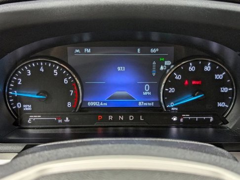 Certified 2022 Ford Explorer XLT image 3