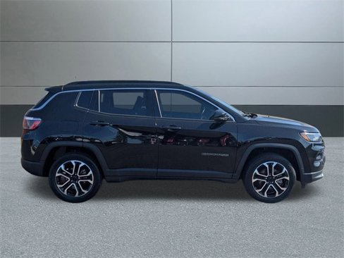 Used 2022 Jeep Compass Limited image 7