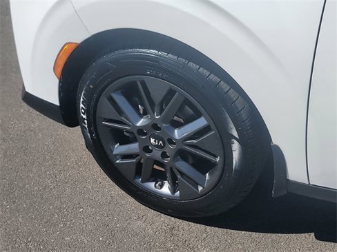 Used 2021 Kia Soul EX image 5