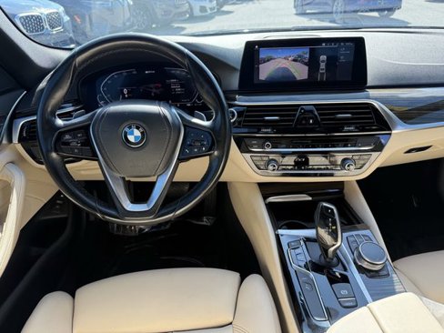 Used 2020 BMW 530e w/ Convenience Package image 14