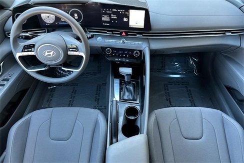 Used 2024 Hyundai Elantra SEL image 14
