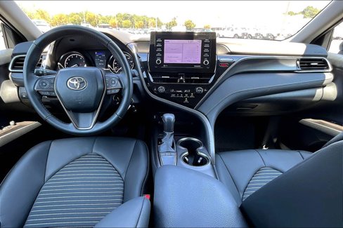 Used 2023 Toyota Camry SE image 15