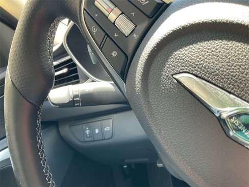 Used 2022 Genesis G70 2.0T image 18