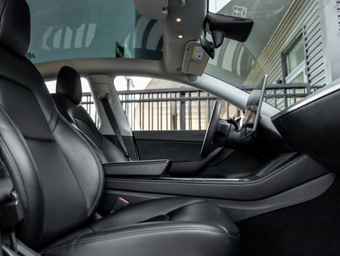 Used 2021 Tesla Model Y Long Range image 36