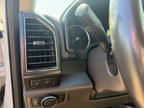 Used 2018 Ford Expedition Limited w/ Equipment Group 301A image 24