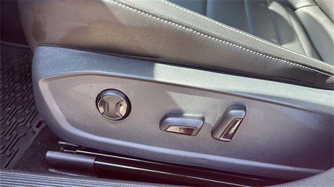 Used 2023 Volkswagen Jetta SE image 11