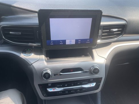 Used 2021 Ford Explorer XLT w/ Equipment Group 202A image 15