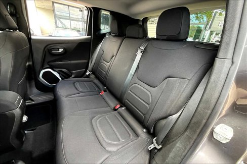 Used 2018 Jeep Renegade Latitude image 19