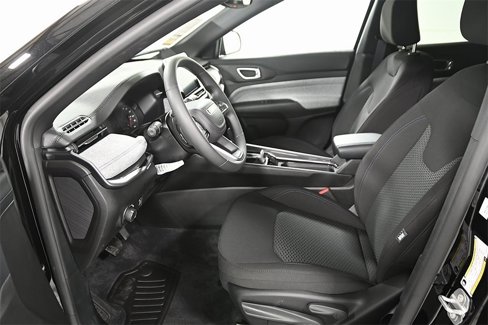 New 2025 Jeep Compass Sport image 11