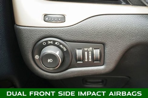Used 2015 Jeep Cherokee Limited image 26