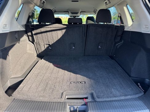 Used 2022 Nissan Rogue SV image 7