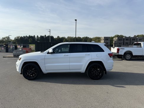 Used 2021 Jeep Grand Cherokee Laredo X image 9