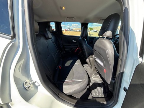 Used 2016 Jeep Renegade Trailhawk w/ Premium Trailhawk Package image 49