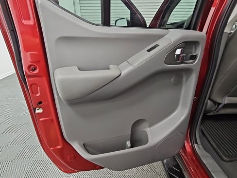 Used 2019 Nissan Frontier SL image 30
