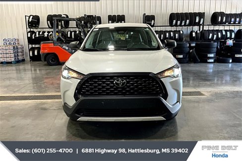 Used 2023 Toyota Corolla Cross L image 5