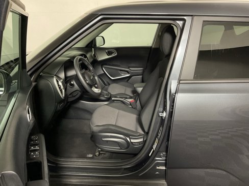 Used 2023 Kia Soul LX image 18