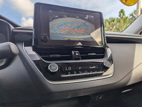 Used 2025 Toyota Corolla LE image 32