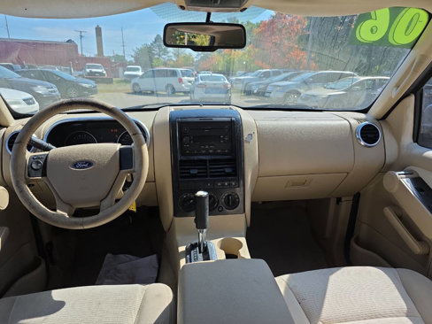 Used 2006 Ford Explorer XLT image 18
