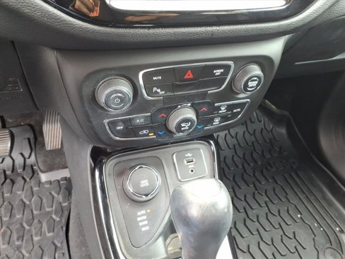 Used 2018 Jeep Compass Limited w/ Navigation Group image 21