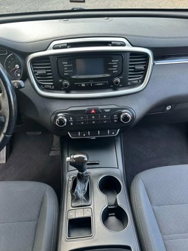 Used 2016 Kia Sorento LX w/ LX Convenience Package image 24