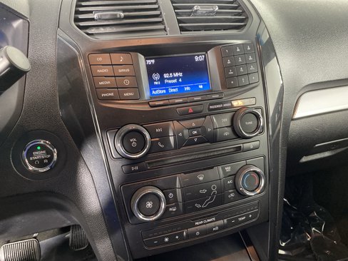 Used 2017 Ford Explorer XLT image 27