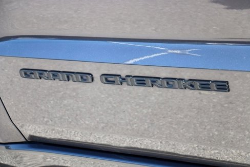 Used 2020 Jeep Grand Cherokee Altitude image 9