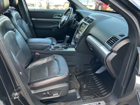 Used 2017 Ford Explorer Sport w/ Equipment Group 401A image 15
