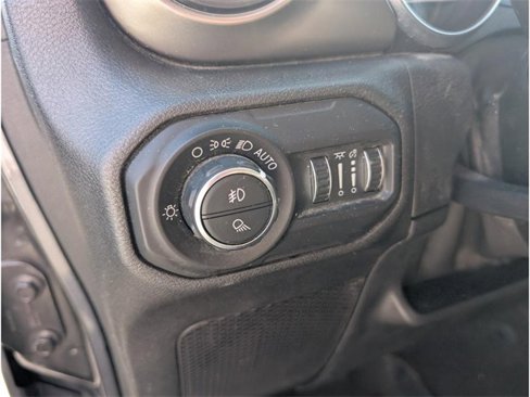 Used 2021 Jeep Gladiator Sport image 16