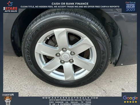 Used 2007 Kia Rondo LX image 12