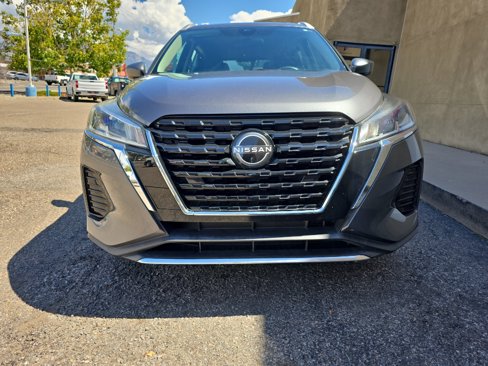 Used 2022 Nissan Kicks SV image 9