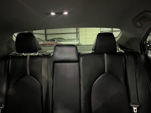 Used 2018 Toyota Camry XSE image 11
